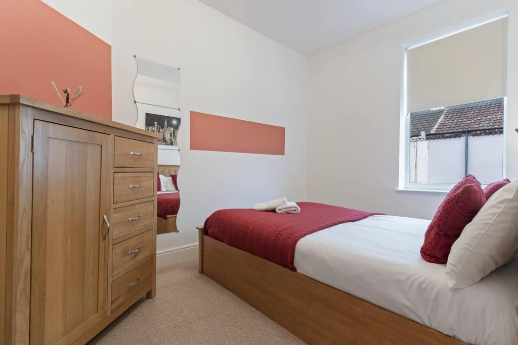 Elton House - Prime Location - Free Parking, Fast Wifi And Smart Tv By Yoko Property Redcar Exterior photo